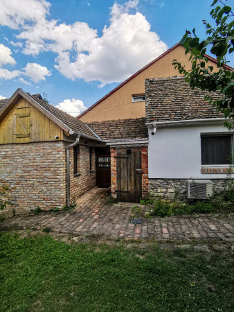 Eötvös u. 12. 3. apartman